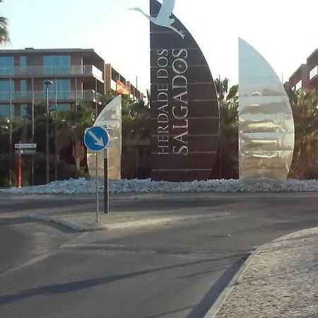 Апартаменти Salgados Village T1 *